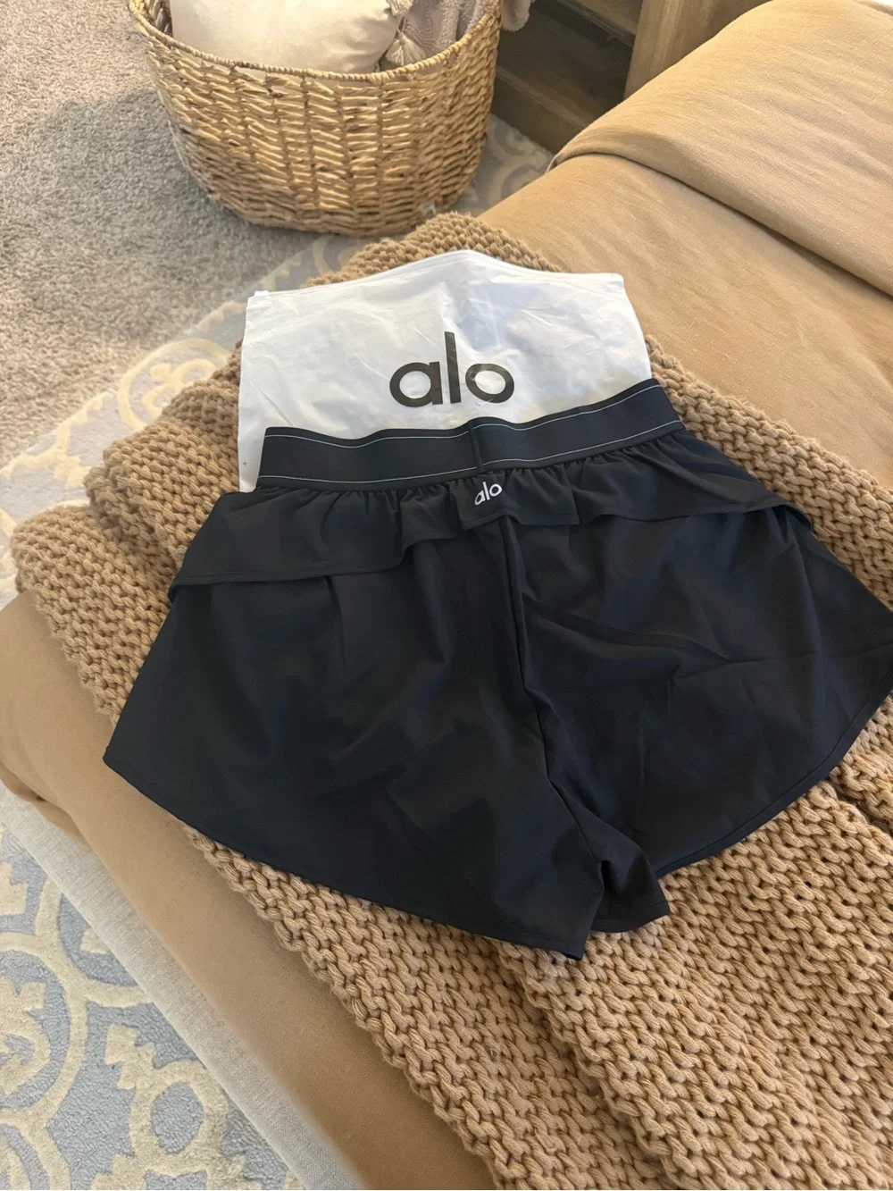 Alo Yoga Match Point Short- Black